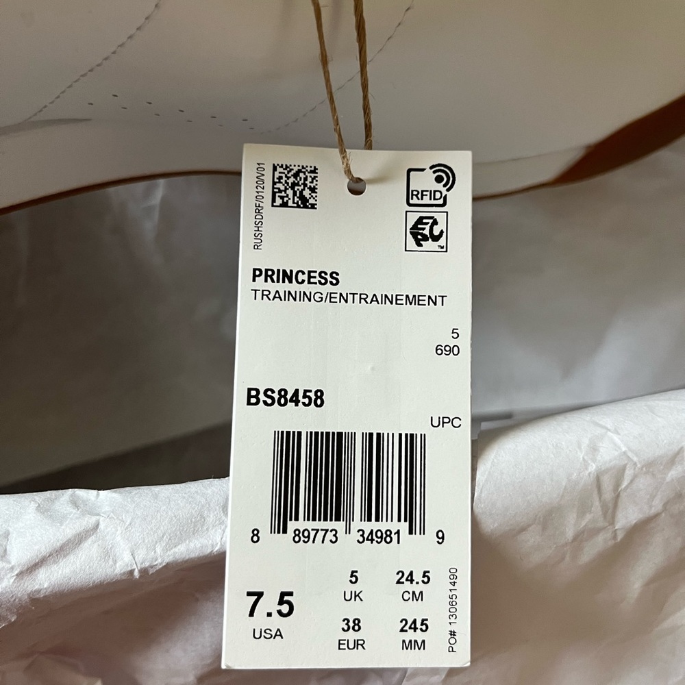 Reeboks - Picture 7 of 7